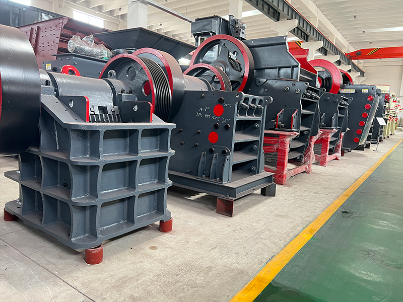 時產量500-1000噸的碎石生產線設備配置 2 颚式破碎机