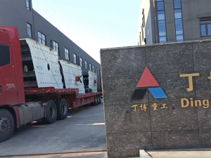 發往菲律賓的4YK1548振動篩和4YK1237振動篩